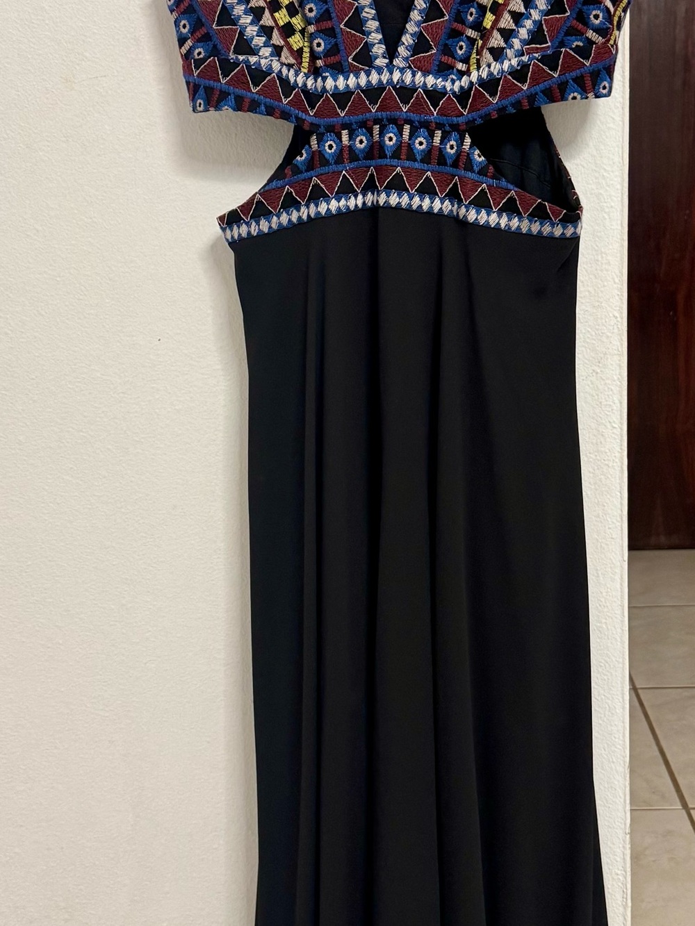 Women’s Elegant Black Maxi Dress – Size 04